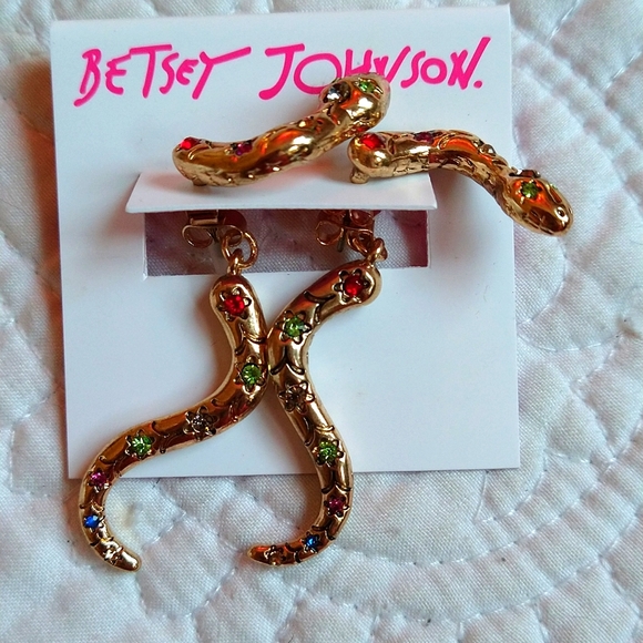 Betsey Johnson Jewelry - Betsy Johnson snake earrings